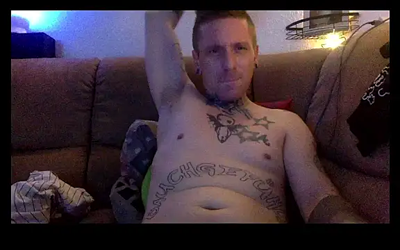 Snapshot of Schabernack1990 chatting on January 7, 2025, 5:43 am Schabernack1990 online show from January 7, 2025, 5:43 am