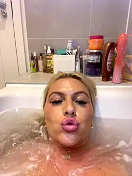 Arabellalee23 online show from November 28, 2025, 7:47 pm