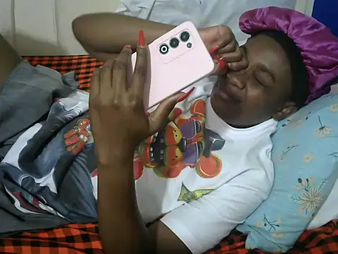 Snapshot of beauty_petite chatting on February 11, 2026, 7:03 pm beauty petite online show from February 11, 2026, 7:03 pm