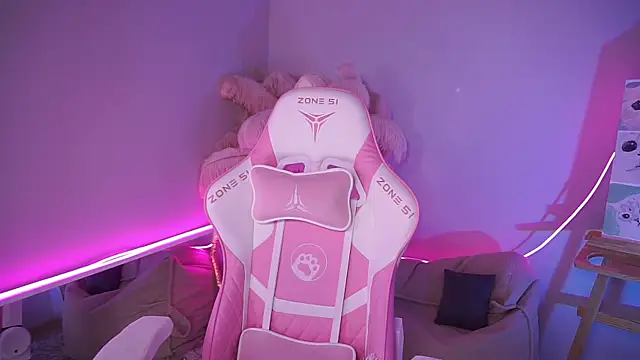 AnnLevine online show from December 5, 2025, 2:04 pm