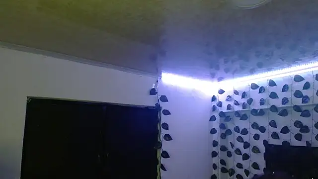 Aria Buitrago online show from February 4, 2025, 12:55 pm