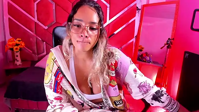 Olivia Fox69 online show from April 22, 2026, 3:35 am