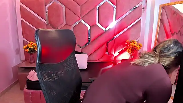Olivia Fox69 online show from June 15, 2026, 3:51 am