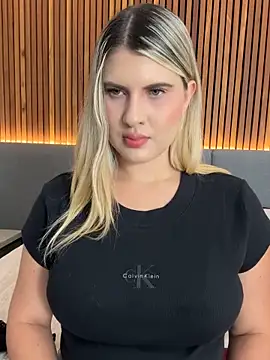 Snapshot of EmiilyAdams_ chatting on January 31, 2026, 10:52 pm EmiilyAdams online show from January 31, 2026, 10:52 pm