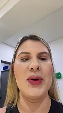 Snapshot of EmiilyAdams_ chatting on February 27, 2026, 8:41 pm EmiilyAdams online show from February 27, 2026, 8:41 pm