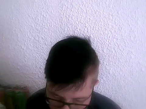 bisexualboy05 online show from September 19, 2025, 10:08 am