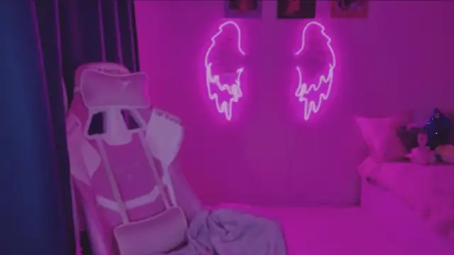 Snapshot of Elsie_Ginger chatting on December 15, 2024, 9:31 pm Elsie Ginger online show from December 15, 2024, 9:31 pm