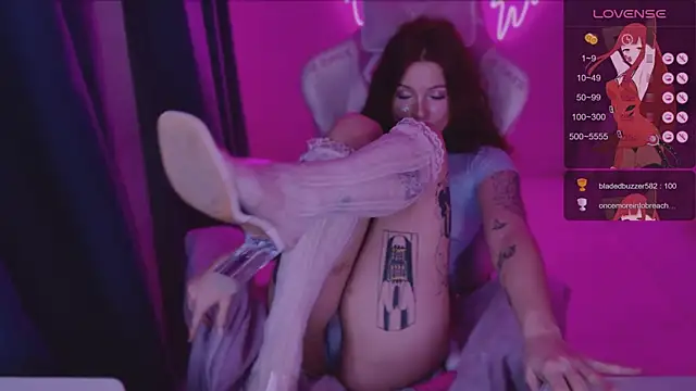 Snapshot of Elsie_Ginger chatting on December 7, 2024, 12:46 am Elsie Ginger online show from December 7, 2024, 12:46 am