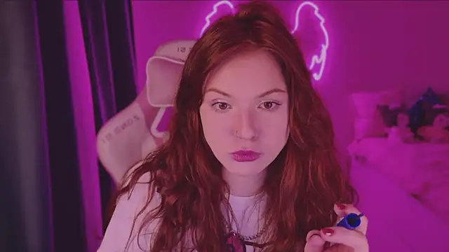 Snapshot of Elsie_Ginger chatting on December 14, 2024, 11:56 pm Elsie Ginger online show from December 14, 2024, 11:56 pm