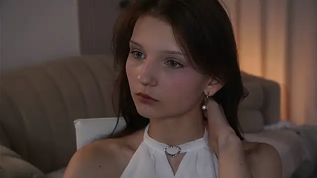 Snapshot of CindyGarrison chatting on June 10, 2026, 10:22 pm CindyGarrison online show from June 10, 2026, 10:22 pm