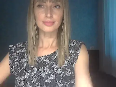 Snapshot of EffectMaya chatting on September 10, 2025, 2:49 pm EffectMaya online show from September 10, 2025, 2:49 pm