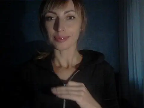 Snapshot of EffectMaya chatting on October 2, 2025, 12:52 pm EffectMaya online show from October 2, 2025, 12:52 pm