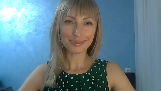 Snapshot of EffectMaya chatting on March 18, 2025, 7:01 pm EffectMaya online show from March 18, 2025, 7:01 pm