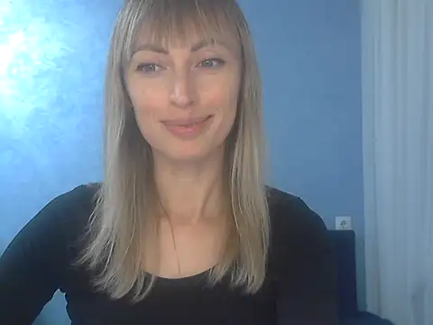 Snapshot of EffectMaya chatting on November 9, 2025, 2:10 pm EffectMaya online show from November 9, 2025, 2:10 pm