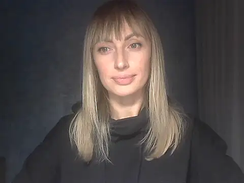 Snapshot of EffectMaya chatting on November 11, 2025, 6:03 pm EffectMaya online show from November 11, 2025, 6:03 pm