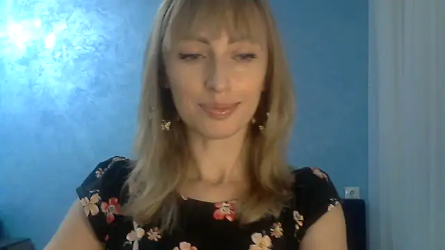 Snapshot of EffectMaya chatting on March 22, 2025, 7:53 pm EffectMaya online show from March 22, 2025, 7:53 pm