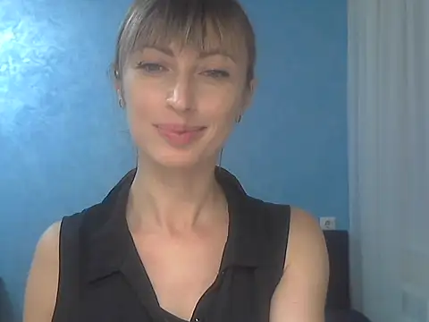 Snapshot of EffectMaya chatting on October 9, 2025, 3:12 pm EffectMaya online show from October 9, 2025, 3:12 pm