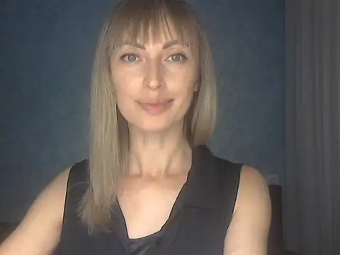 Snapshot of EffectMaya chatting on November 8, 2025, 5:27 pm EffectMaya online show from November 8, 2025, 5:27 pm