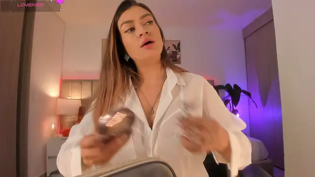 Victoria romanox online show from October 13, 2025, 4:19 pm