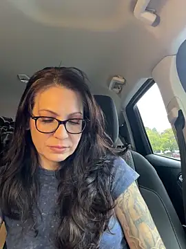 BeautifulMesss online show from October 15, 2025, 4:15 pm