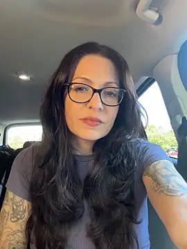 BeautifulMesss online show from October 7, 2025, 3:35 pm