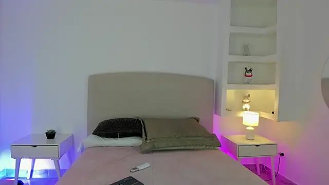 nathalynbarnes online show from December 2, 2025, 10:39 am