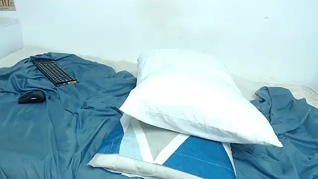 Snapshot of Madeline_Woods chatting on October 14, 2025, 11:14 pm Madeline Woods online show from October 14, 2025, 11:14 pm