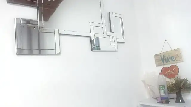 Snapshot of Madeline_Woods chatting on November 14, 2025, 12:31 pm Madeline Woods online show from November 14, 2025, 12:31 pm