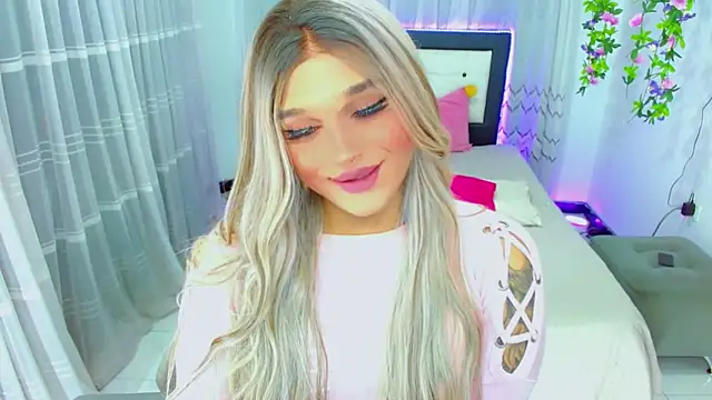 TaylorMon online show from May 19, 2026, 1:56 am
