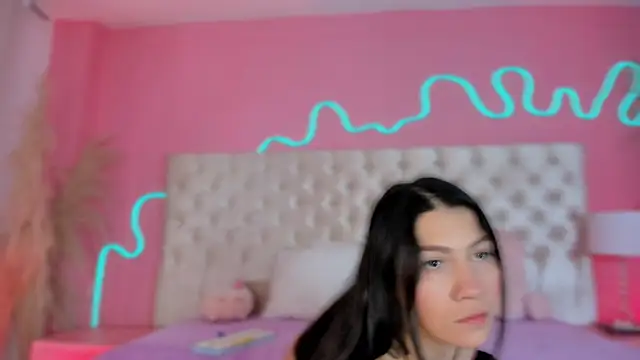 Snapshot of Julieta_Cortes__ chatting on February 7, 2026, 12:13 pm Julieta Cortes online show from February 7, 2026, 12:13 pm