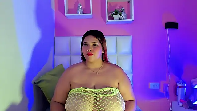 Alanna hot3 online show from May 16, 2026, 2:38 pm