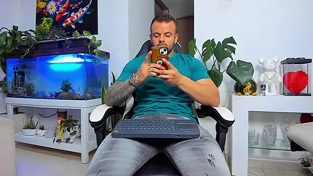 Johnnygrayson1 online show from November 2, 2025, 2:05 am