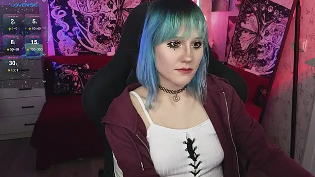 little Elika online show from December 13, 2025, 10:27 pm