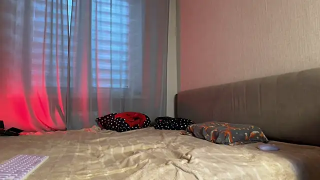 weshycouple online show from November 9, 2025, 7:18 pm