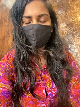 HaaniKaur online show from October 31, 2025, 7:49 am