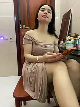 LiLi-Kirix99 online show from May 18, 2026, 7:24 am