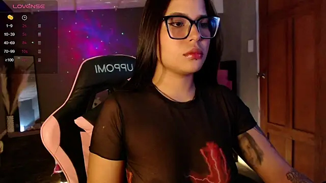 Snapshot of alexa_kei chatting on November 6, 2025, 7:18 pm alexa kei online show from November 6, 2025, 7:18 pm