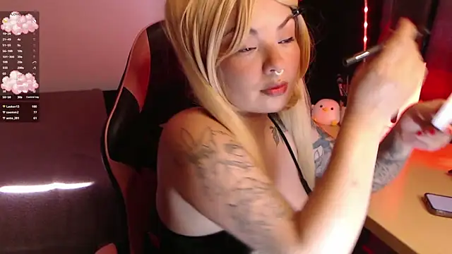 Snapshot of Theprojectsaraa chatting on March 3, 2026, 2:35 pm Theprojectsaraa online show from March 3, 2026, 2:35 pm