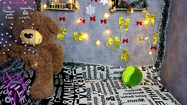 Hellen Moore online show from December 19, 2025, 12:25 am