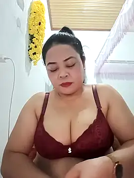 Sexy-bigtits2024 online show from January 1, 2025, 11:27 am