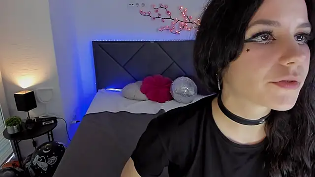 Snapshot of CassieEvans chatting on November 7, 2025, 6:29 am CassieEvans online show from November 7, 2025, 6:29 am