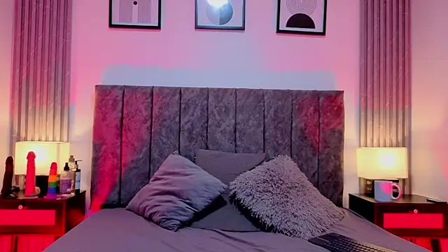 Ema Stone65 online show from October 8, 2025, 7:58 pm