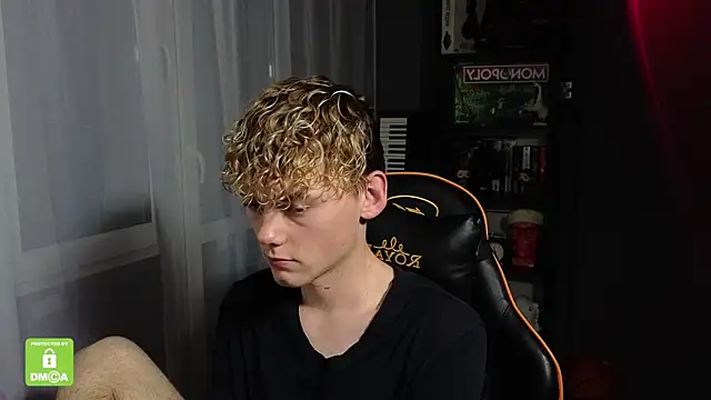 Snapshot of Keytaro chatting on October 12, 2025, 8:10 pm Keytaro online show from October 12, 2025, 8:10 pm