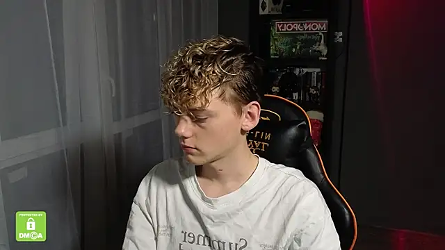 Snapshot of Keytaro chatting on October 21, 2025, 11:48 pm Keytaro online show from October 21, 2025, 11:48 pm