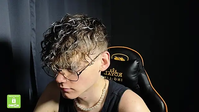 Snapshot of Keytaro chatting on January 15, 2026, 5:16 pm Keytaro online show from January 15, 2026, 5:16 pm