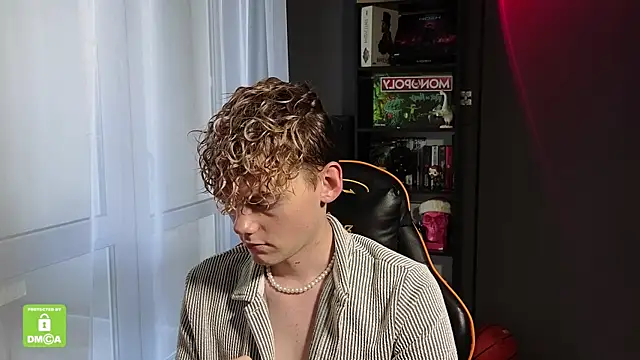 Snapshot of Keytaro chatting on October 14, 2025, 11:55 am Keytaro online show from October 14, 2025, 11:55 am