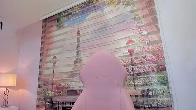 Isa little4u online show from October 15, 2025, 4:33 am