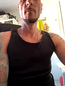 Snapshot of gabrielsaiyann chatting on November 3, 2025, 2:42 pm gabrielsaiyann online show from November 3, 2025, 2:42 pm