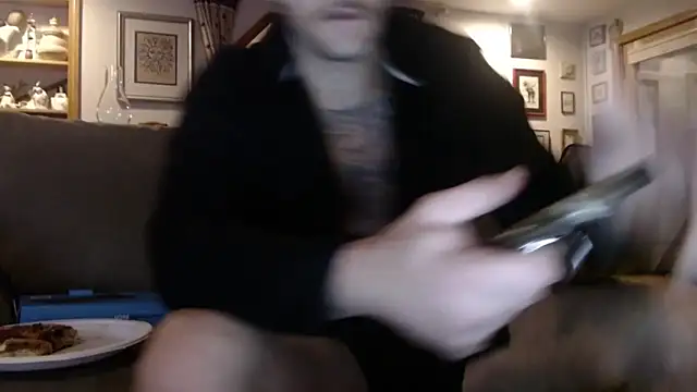 UnCuTupTheBuTT online show from October 30, 2025, 4:22 am