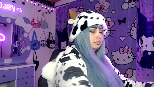 lussyevans24 online show from October 9, 2025, 5:30 am